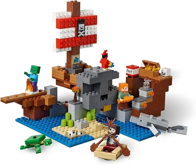 LEGO Minecraft The Pirate Ship-5_webp