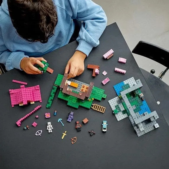 LEGO Minecraft The Training Grounds-2_webp