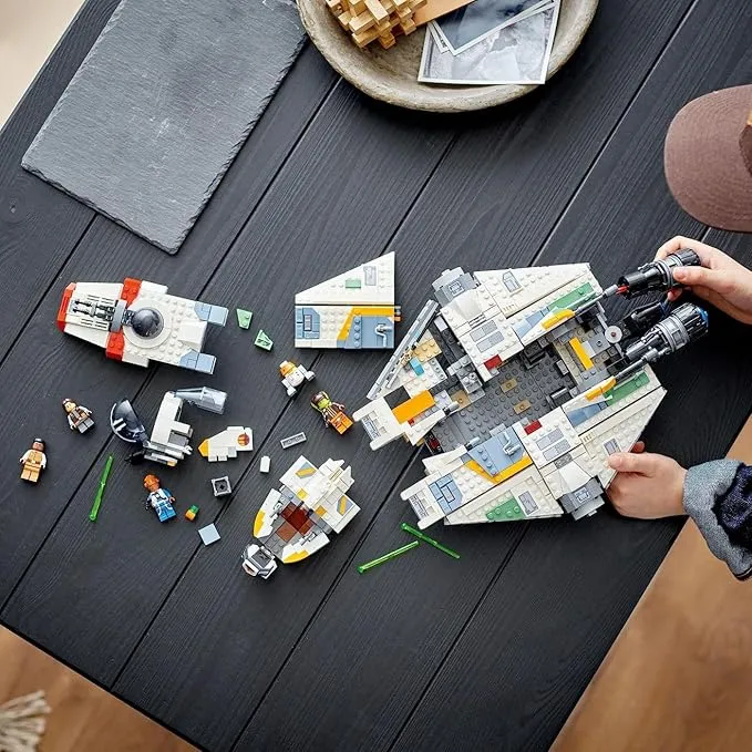 LEGO Star Wars Ahsoka Ghost and Phantom II-1_webp