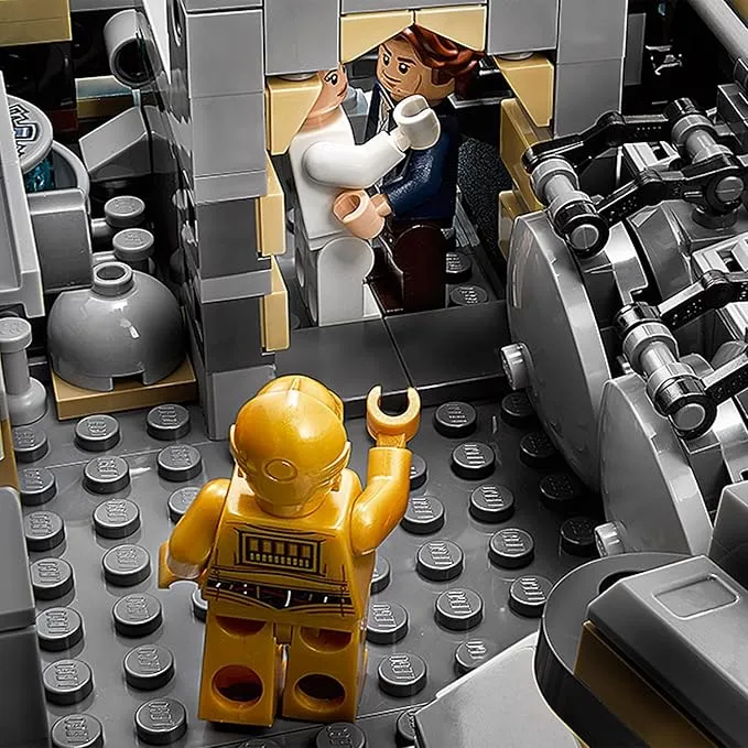 LEGO Star Wars Millennium Falcon-3_webp