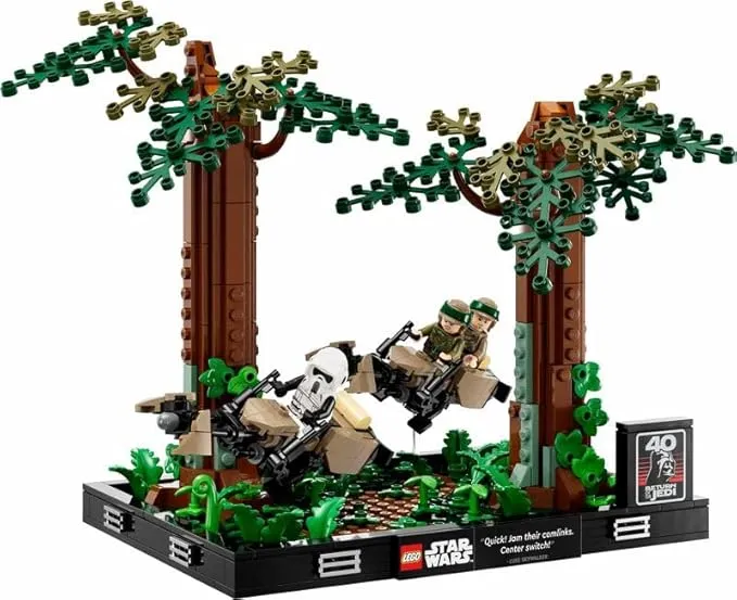 LEGO Star Wars Endor Speeder Chase Diorama-3_webp